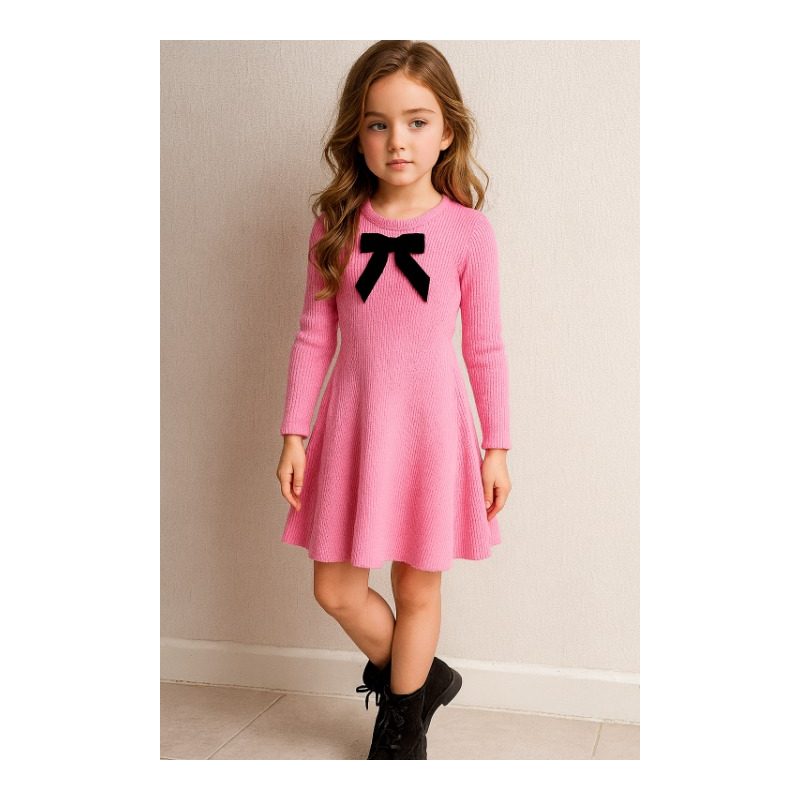 Zwart jurkje met fluwelen strik