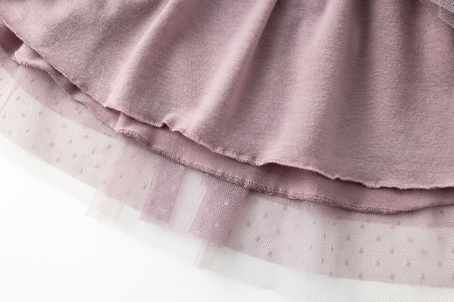 Lila tule rokje met stipjes en ruches