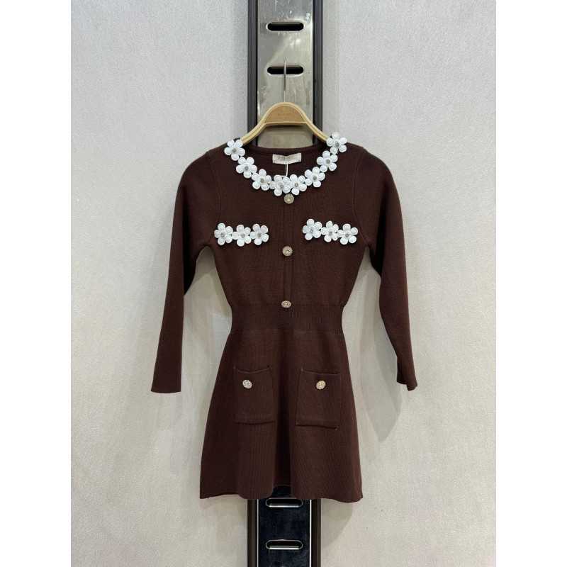 Bruin jurkje met bloemen