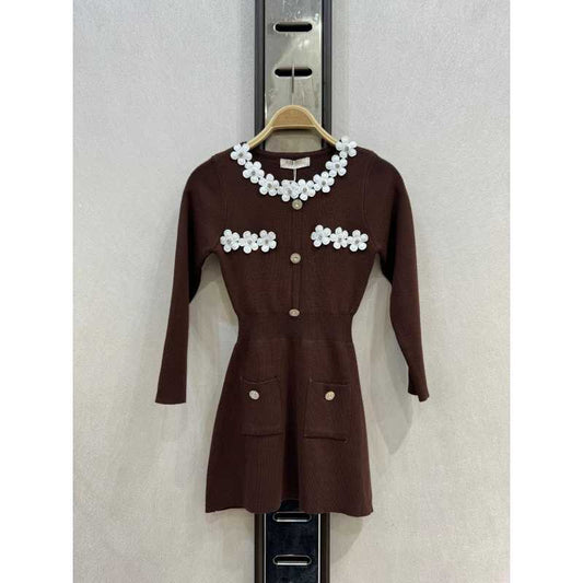 Bruin jurkje met bloemen